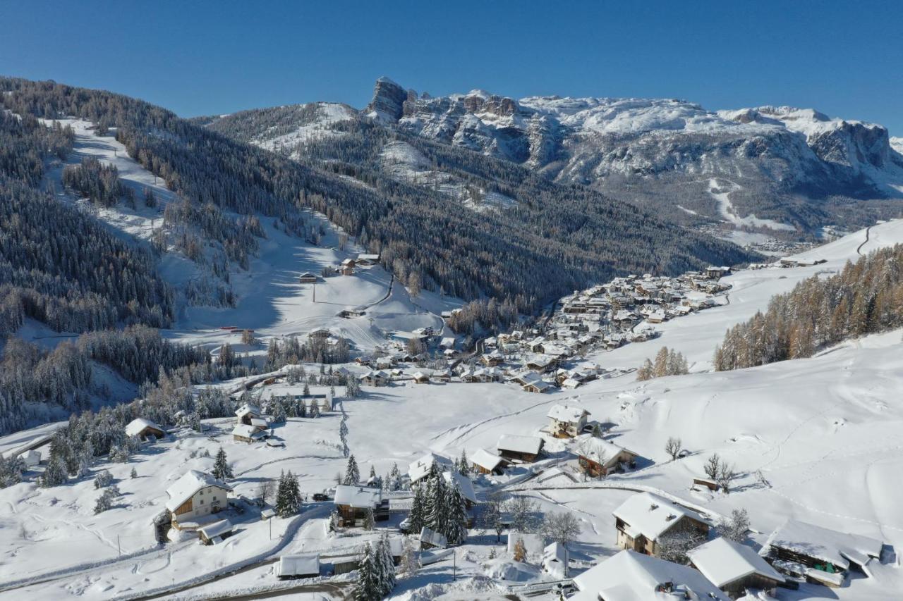 Hotel Conturines San Cassiano  Buitenkant foto
