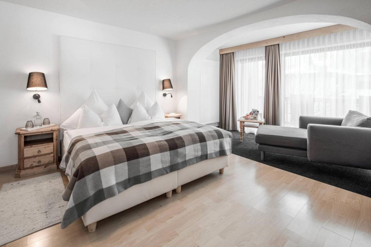 Hotel Conturines San Cassiano  Buitenkant foto