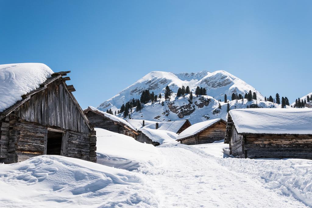 Hotel Conturines San Cassiano  Buitenkant foto